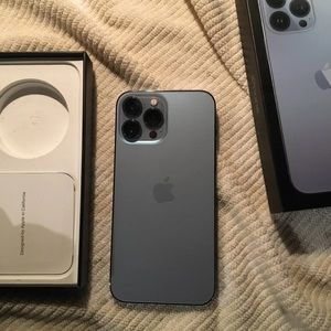 iPhone 13 sierra blue